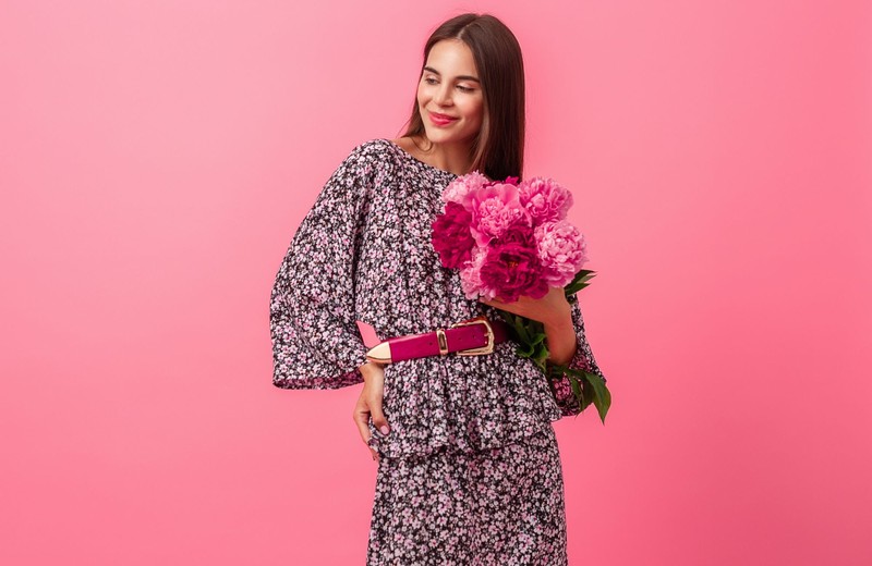 woman-style-dress-with-flowers-pink-background