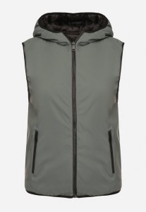 Zielona Dwustronna Kamizelka z Kapturem Zdobiona Pikowanymi Przeszyciami Tuliona