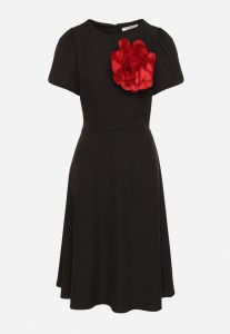 Czarna Sukienka Vices o Rozkloszowanym Kroju z Odpinanym Kwiatem 3D Rallarea