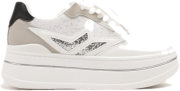 Białe Sneakersy na Platformie Ozdobione Gwiazdą Norlevi